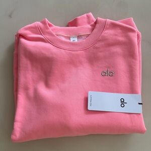 NWT ALO ACCOLADE CREW NECK PULLOVER SWEATER - NEON BUBBLEGUM PINK 🩷